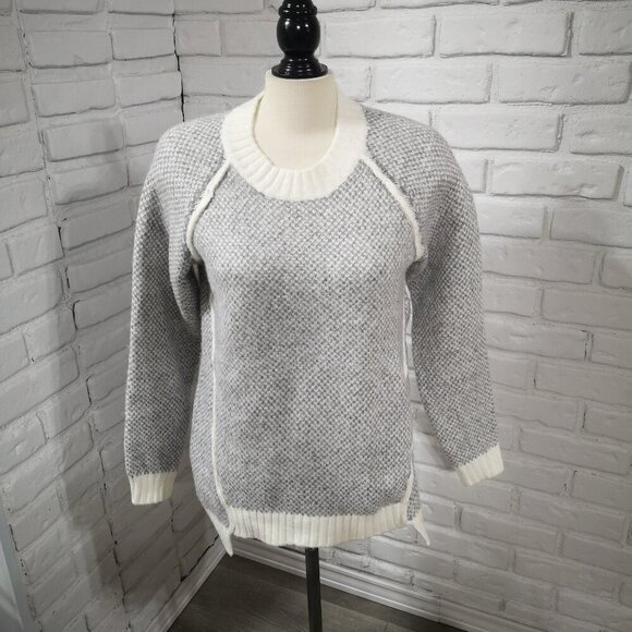 NWOT Wind River Ladies Size Medium Grey & White Straight Fit Sweater - Picture 1 of 9